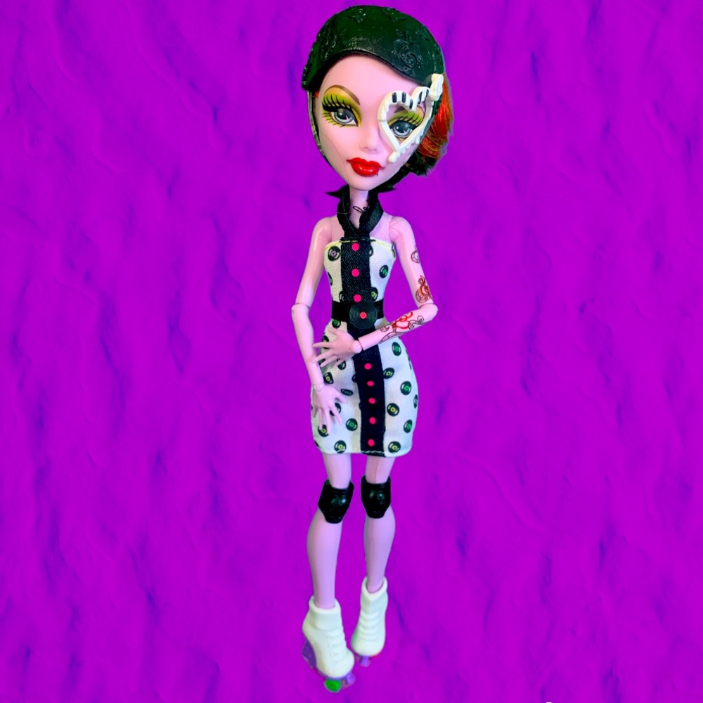 Monster High Skultimate Roller Maze Operetta Retro Vintage Mattel Doll Skate EUC